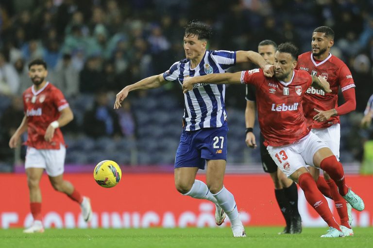 FC Porto empata em casa com Santa Clara e fica a seis pontos da liderança