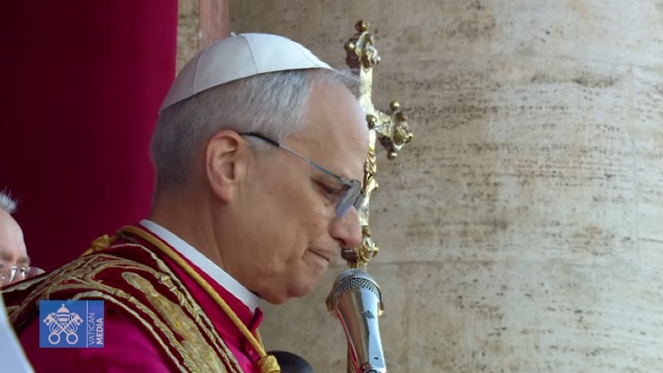 Cardeal norte-americano Robert Francis Prevost eleito Papa