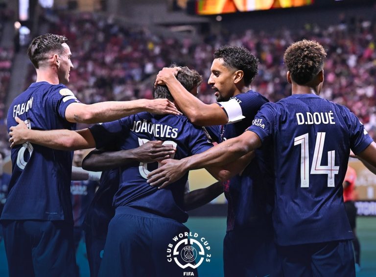 Paris Saint-Germain goleia Inter Miami por 4-0, com dois golos de João Neves
