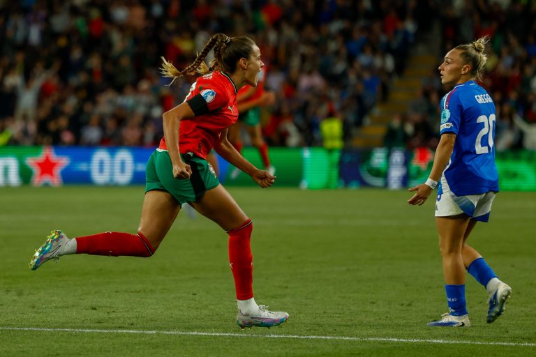 Portugal resgata empate com Itália perto do fim no Europeu feminino
