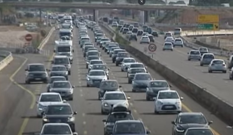 Partidas para férias: tráfego «muito denso» em direção ao sul no sábado ao meio-dia