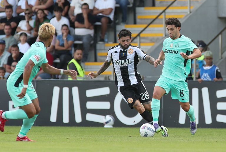 Sporting dá a volta ao Nacional e mantém pleno de vitórias