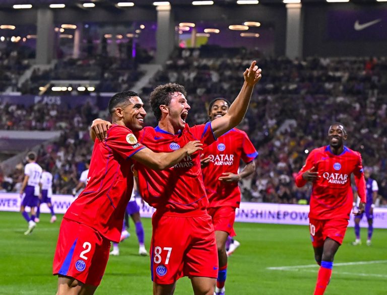 PSG isola-se à condição no topo da Liga francesa com ‘hat-trick’ de João Neves