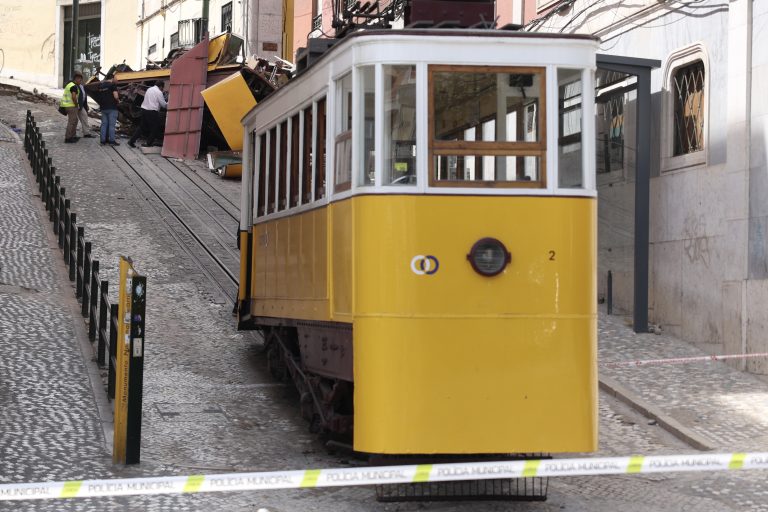 Acidente/Elevador: Papa expressa “sentidas condolências” às vítimas