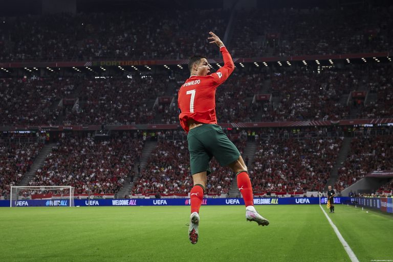 Cristiano Ronaldo distinguido como « melhor jogador de sempre » na gala da LPFP