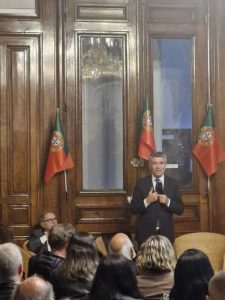 José Luís Carneiro falando para os simpatizantes presentes ® Didier Caramalho