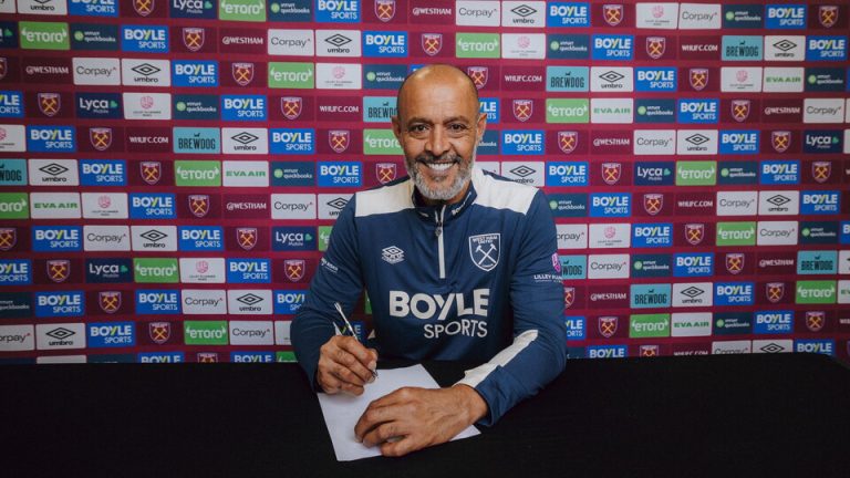Treinador Nuno Espírito Santo assina com West Ham por três temporadas