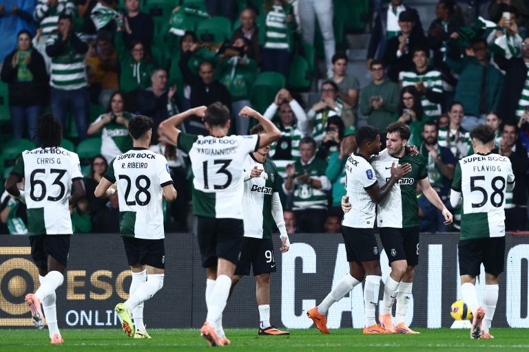 Sporting de ‘teenagers’ goleia Alverca e está na ‘final four’