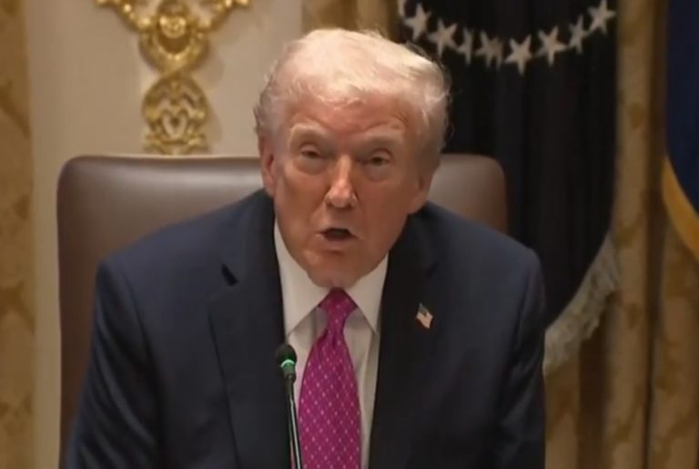 Trump diz esperar que guerra termine sem serem necessários mísseis Tomahawk