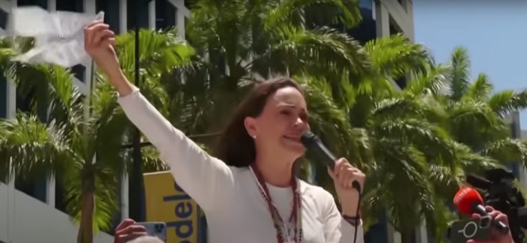 María Corina Machado grata pelo Nobel da Paz mas prémio devia ser para o povo venezuelano