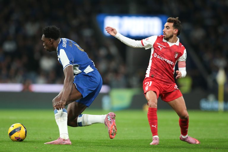 Líder FC Porto vence Sporting de Braga e mantém vantagem para os rivais