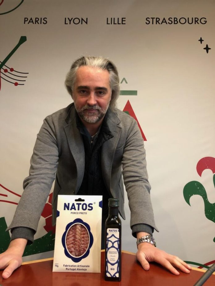 Olivier Dias Marques, CEO de NATOS®, dans les studios de Radio Alfa. Olivier Dias Marques, CEO de NATOS®, dans les studios de Radio Alfa.