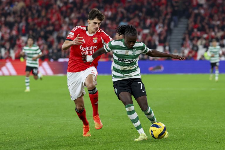 Benfica e Sporting empatam a uma bola no Estádio da Luz