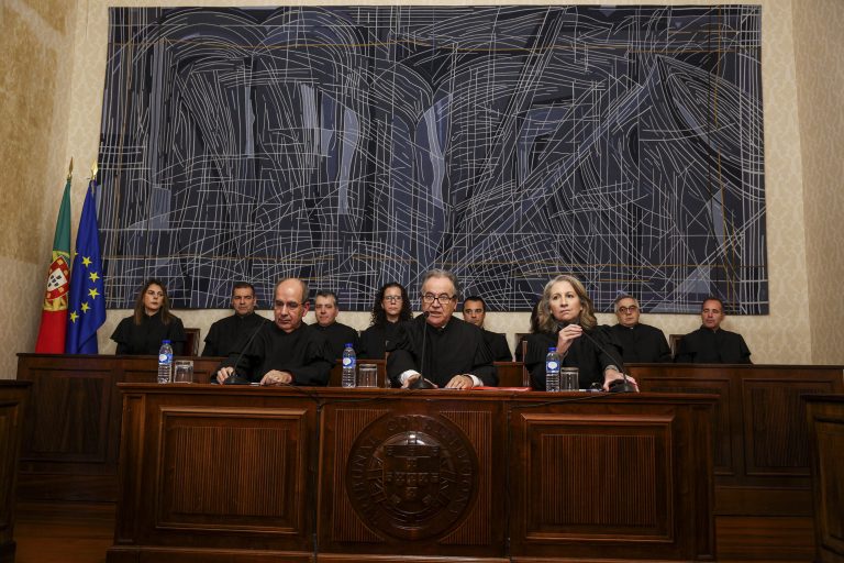 TC considera inconstitucionais normas dos dois decretos sobre nacionalidade