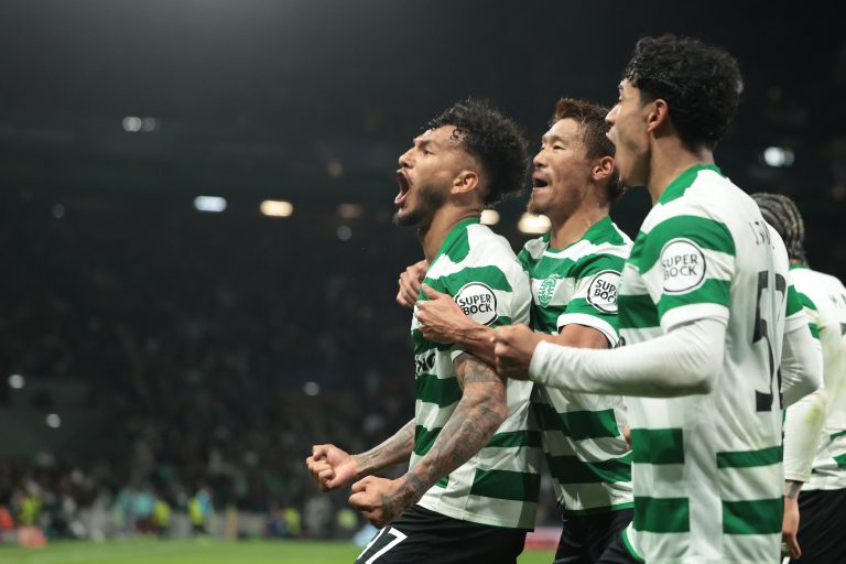 Sporting vence campeão PSG e garante play-off de acesso aos &lsquo;oitavos&rsquo;