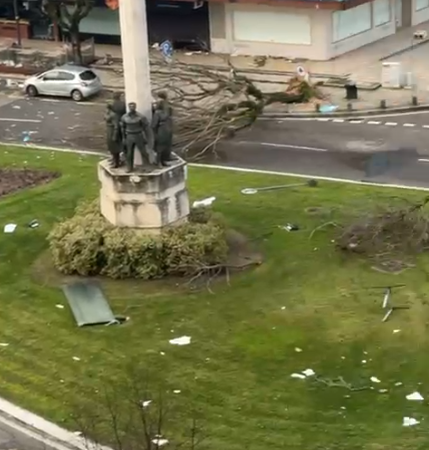 Imagem do largo entre a Av. Cidade de Maringá e a Av. Dom João III, em Leiria. © Rádio Alfa