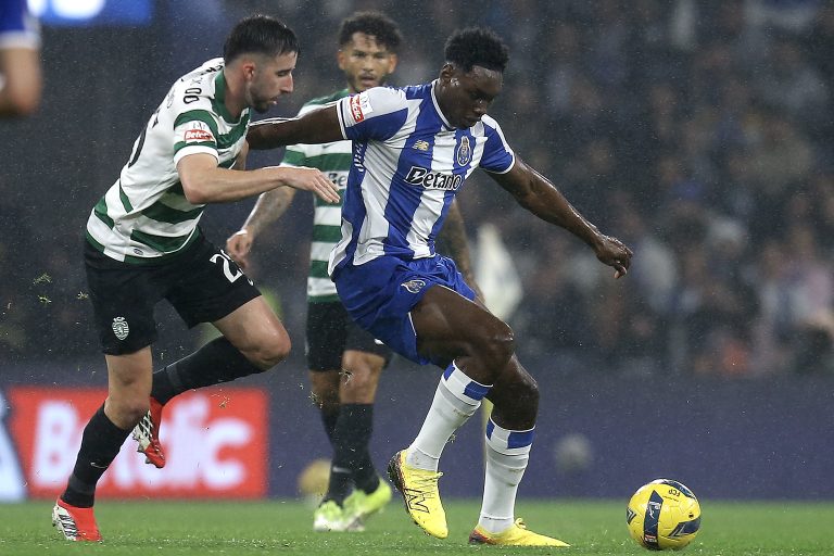  FC Porto e Sporting empatam clássico e mantêm diferenças