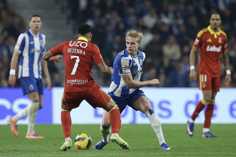 FC Porto vence Rio Ave com golo de Froholdt e segura vantagem