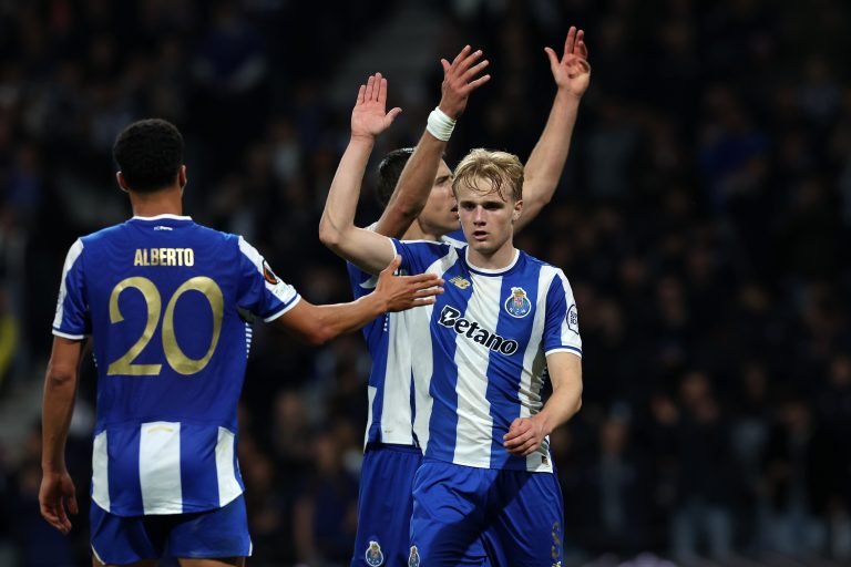 FC Porto garante quartos de final após nova vitória sobre Estugarda
