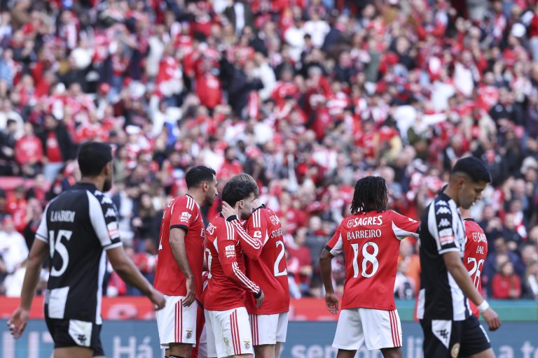 Benfica vence Nacional com golos de Schjelderup e Rafa