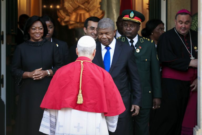 Papa/Angola: Leão XIV critica lógica extrativista e apela ao diálogo em África