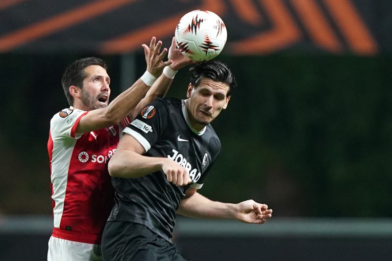 LE: Sporting de Braga adianta-se ao Friburgo nas ‘meias’ com golo aos 90+2