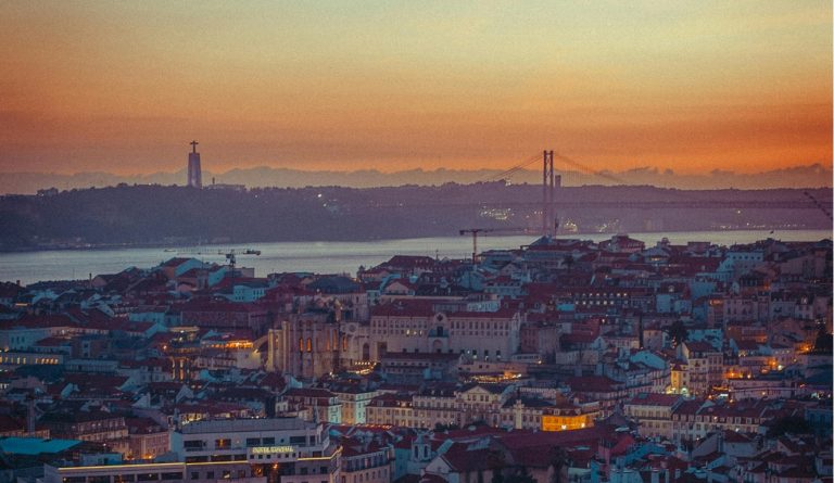 Portugal já não é o país do Ronaldo mas sim uma boa terra para investir – emigrantes