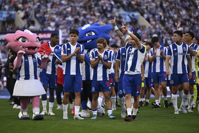 I Liga: FC Porto arranca comemoração do 31º título ao vencer Santa Clara