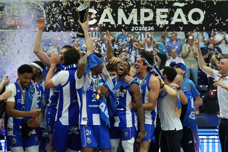FC Porto vence Benfica e sagra-se campeão nacional de basquetebol 10 anos depois