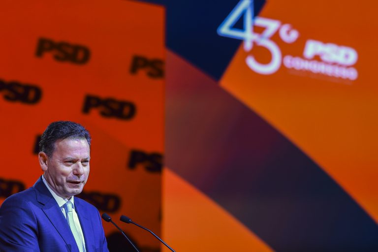 PSD/Congresso: Montenegro mantém porta aberta ao Chega e PS apesar das críticas