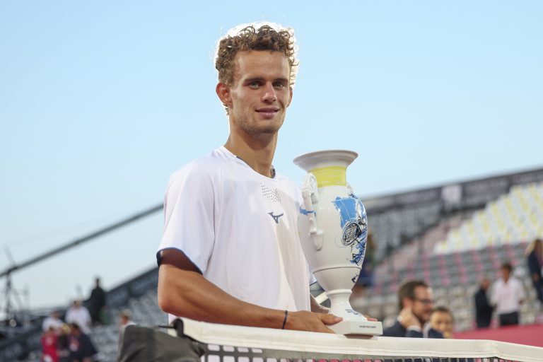 Estoril Open: Luca Van Assche conquista primeiro título ATP