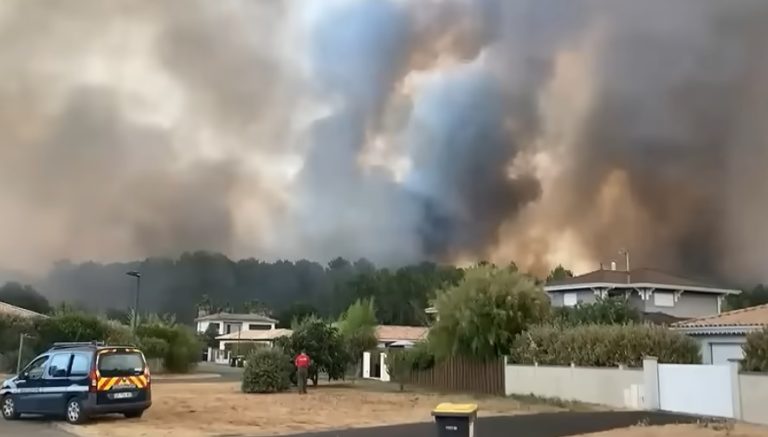 Incêndios em França. Emmanuel Macron mobiliza forças armadas