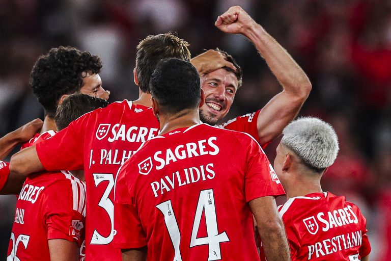 I Liga. Benfica vence Estoril (2-1), Braga vence &lsquo;derbi&rsquo; (1-0)