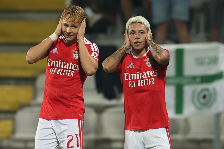 Benfica conquista ante Moreirense quarto triunfo e sobe ao segundo lugar
