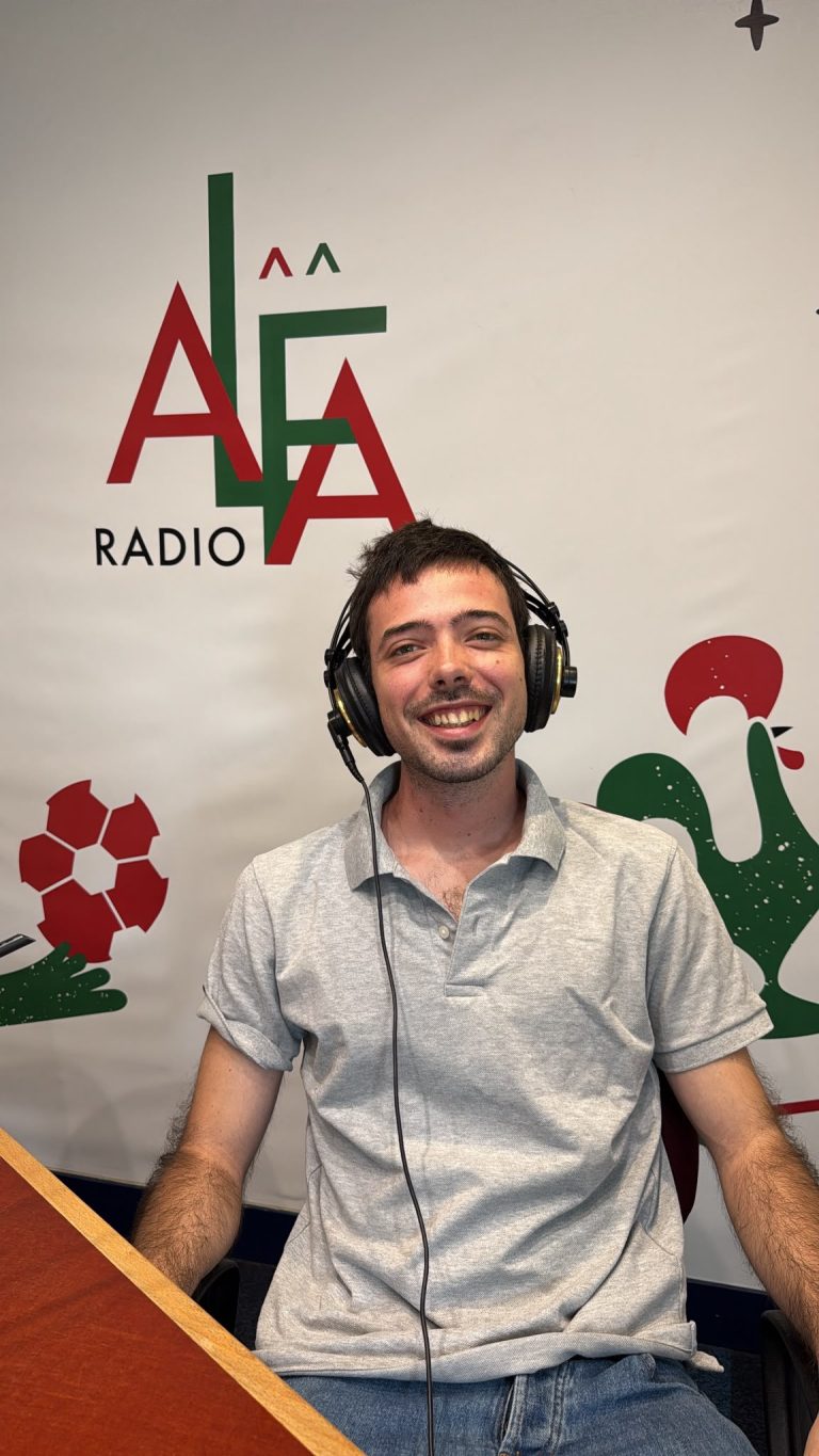 Loska dans les studios de Radio Alfa.