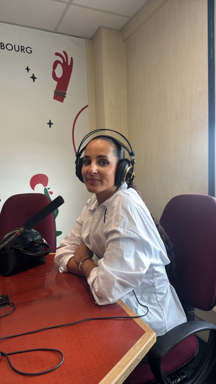 Alisson Oliveira Monteiro dans les studios de Radio Alfa. Alisson Oliveira Monteiro dans les studios de Radio Alfa.