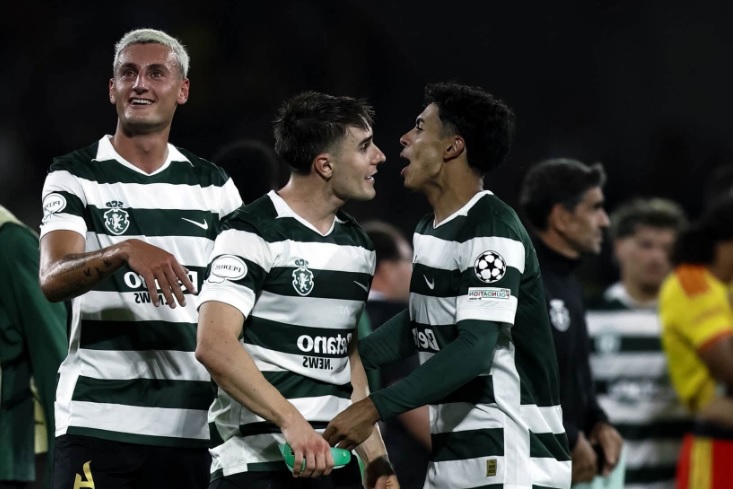 Sporting vence em Lens com golo marcante de Luis Suárez